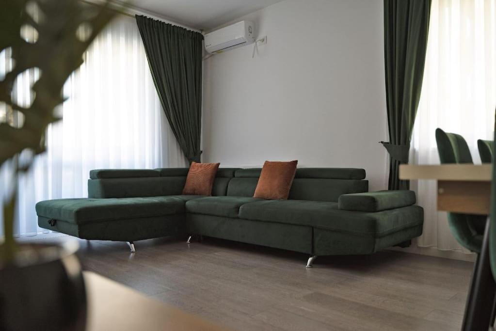 Eliza'S Apartment By Oasis Homes Oradea Ngoại thất bức ảnh