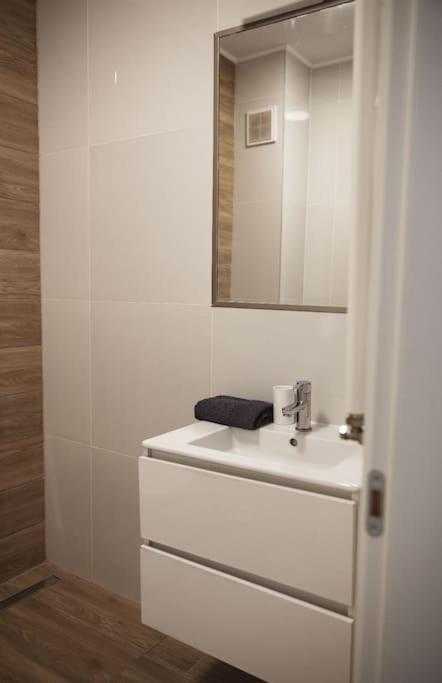 Eliza'S Apartment By Oasis Homes Oradea Ngoại thất bức ảnh