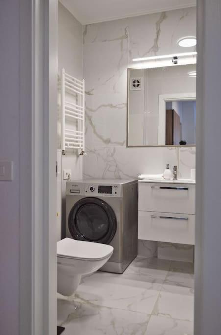 Eliza'S Apartment By Oasis Homes Oradea Ngoại thất bức ảnh