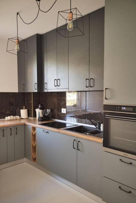Eliza'S Apartment By Oasis Homes Oradea Ngoại thất bức ảnh